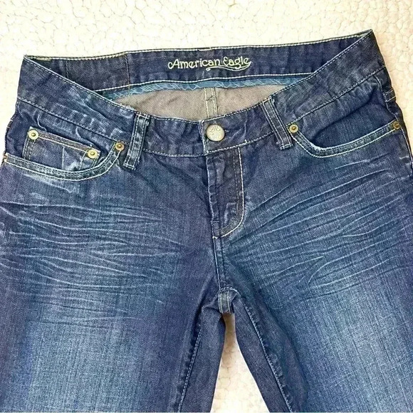 American Eagle Straight 77 Med Wash Lowrise Faded Whiskered 100% Cotton Size 6 - Picture 3 of 16